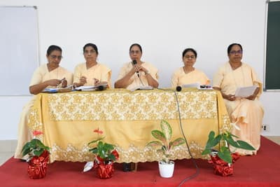 gallery collections rounded rounded-3