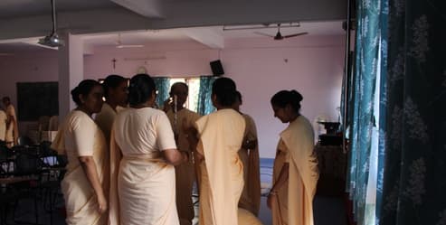 gallery collections rounded rounded-3